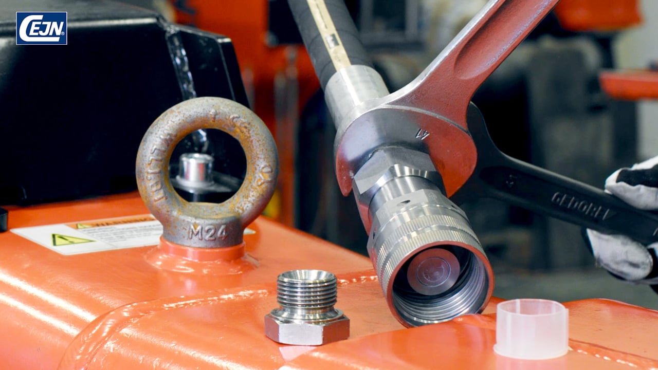 How to install CEJN TLX on hydraulic attachments