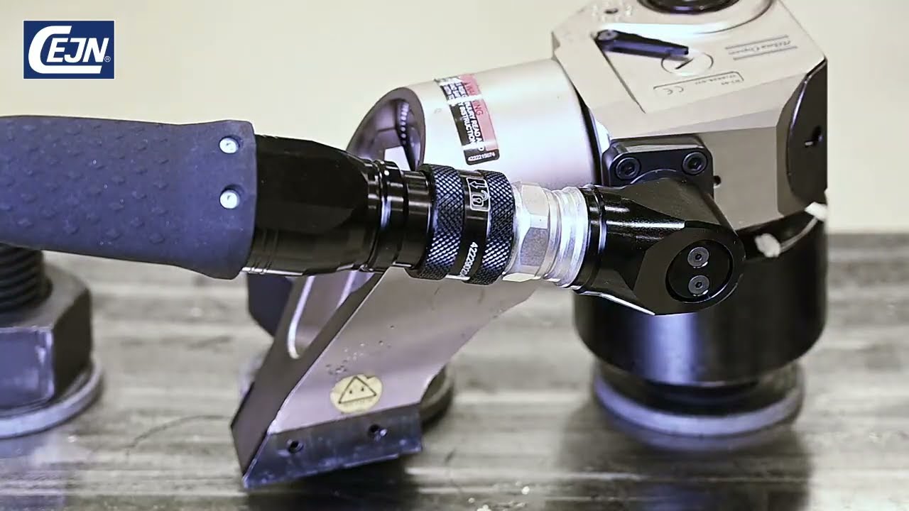 T-Coax - Torque wrench connection system