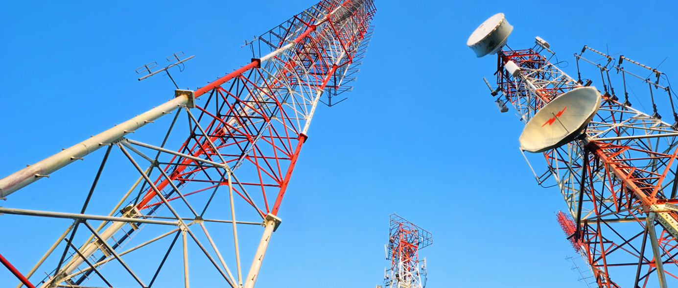 Transmitter uses liquid cooling in power amplifier